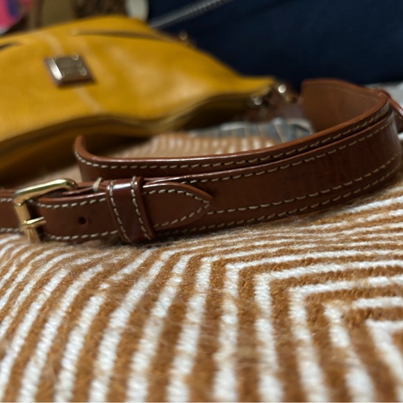 Dooney & Bourke Yellow Shoulder Bag - Picture 3 of 12